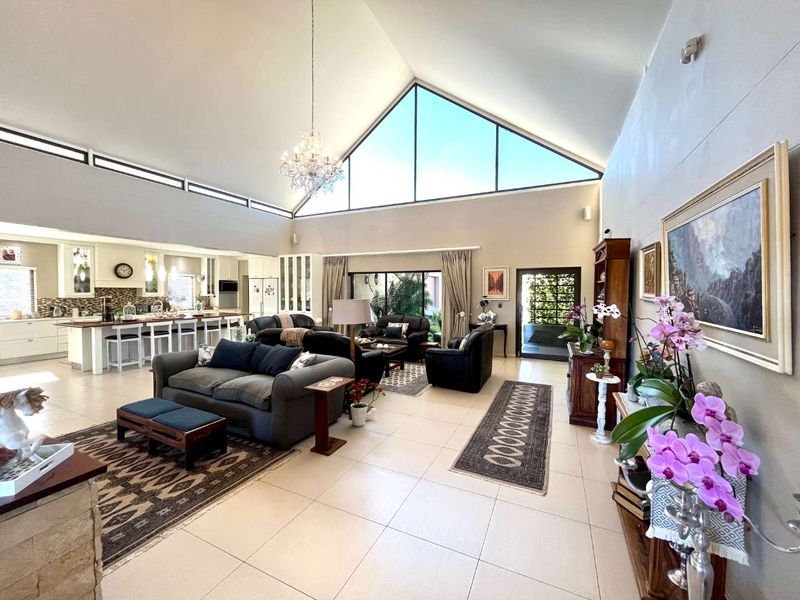 Luxurious 4-Bedroom Home on Omeya Golf Course - Photo 7