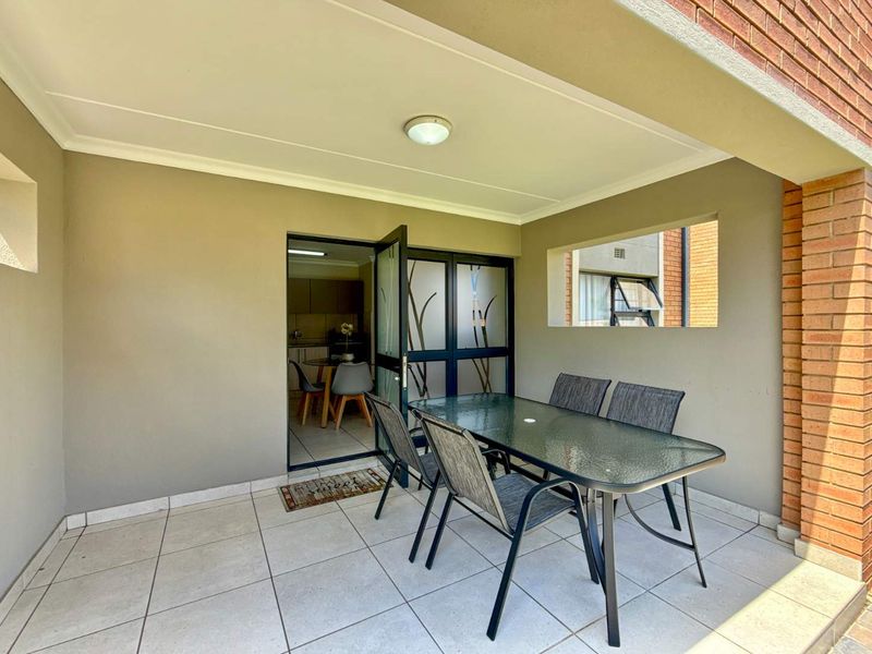 Modern 3-Bedroom Townhouse in Zambezi Manor Lifestyle Estate - Photo 10