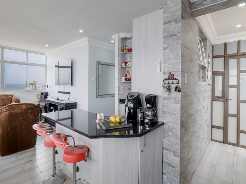 Breath taking views and on the beach - Photo 5