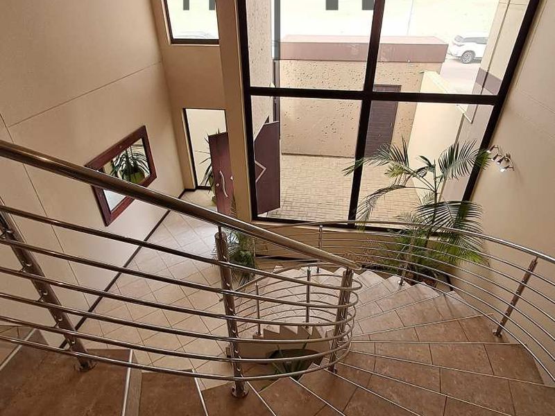 5 Bedroom House for Sale in Ocean View with 1 Bedroom flat - Photo 3