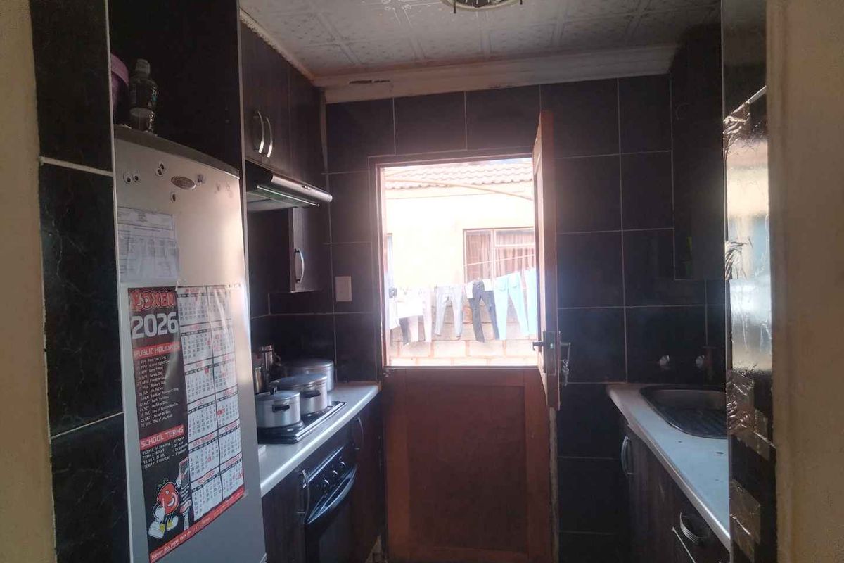 3 bedrooms house for sale in Soshanguve XX - Photo 4