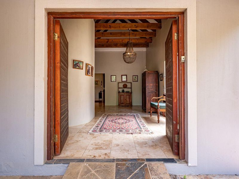 Charming Farm House in Alverstone Equestrian Estate - Photo 3