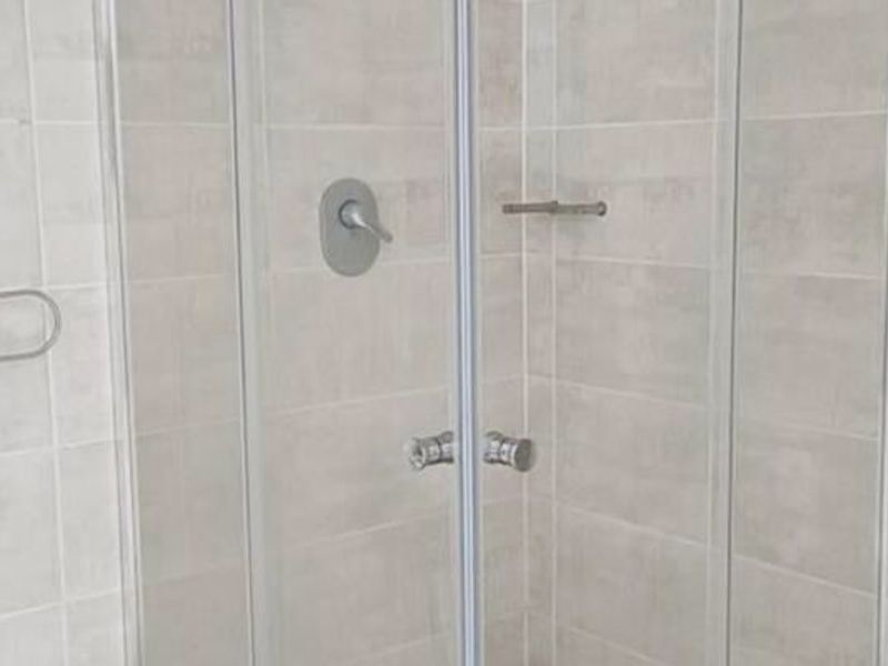 One Bedroom Apartment for Sale in Linbro Park - Photo 9