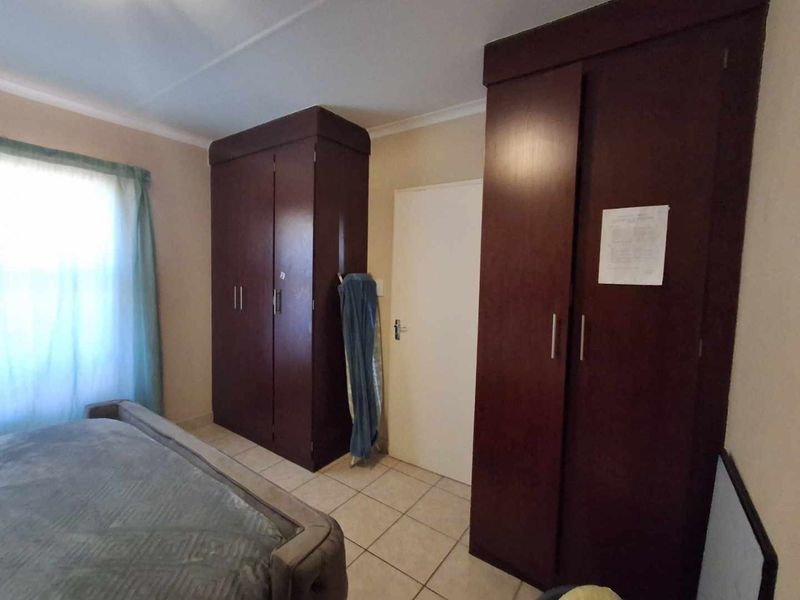Convenient Location Meets Comfort in This 3-Bedroom Gem - Photo 8