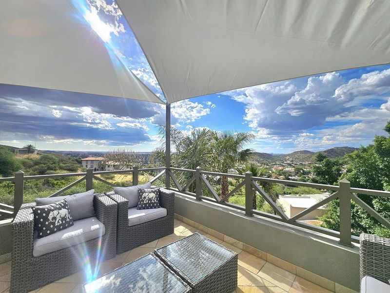 TO LET – Modern Executive Home in Ludwigsdorf | Fully Furnished - Photo 2