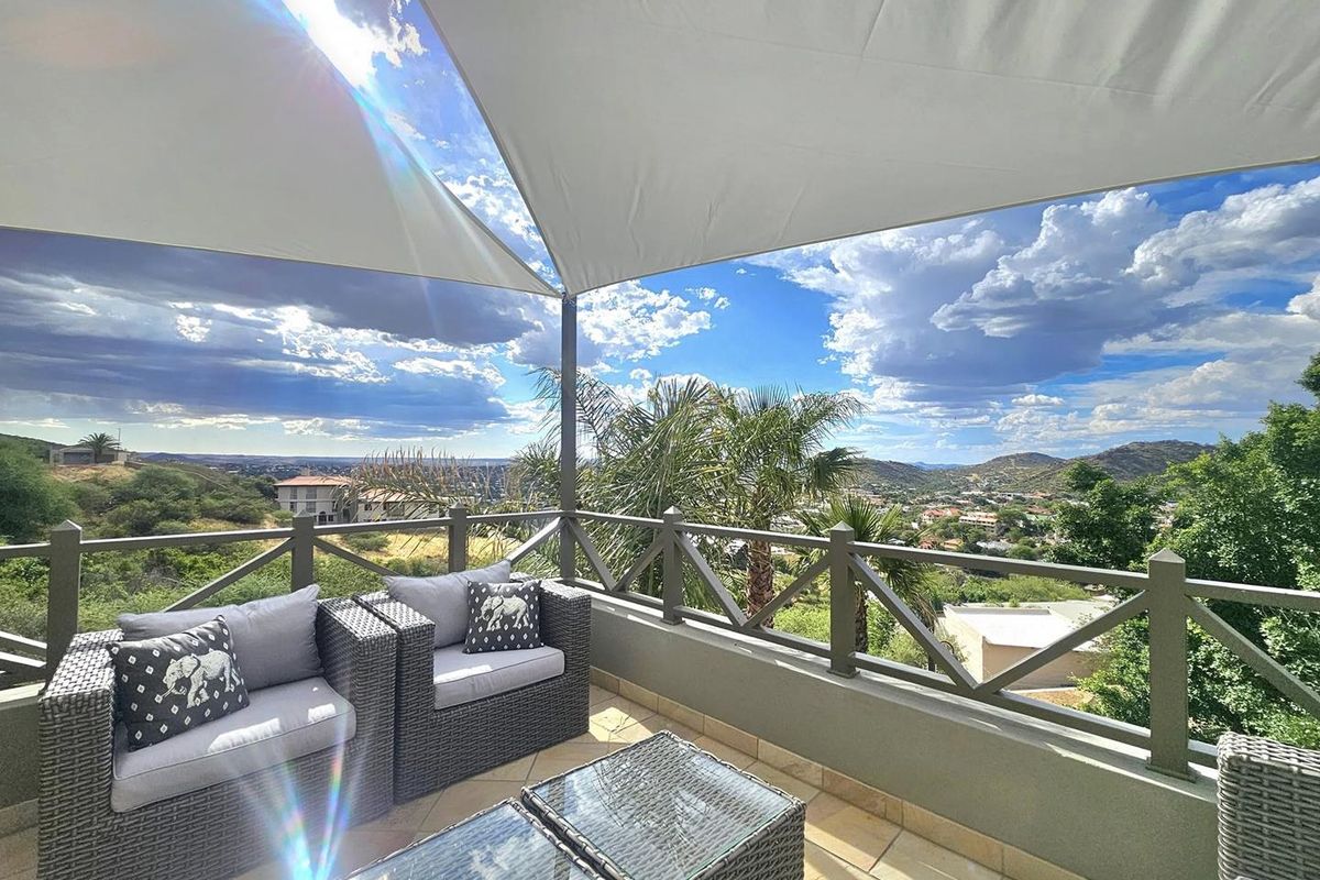 TO LET – Modern Executive Home in Ludwigsdorf | Fully Furnished - Photo 2