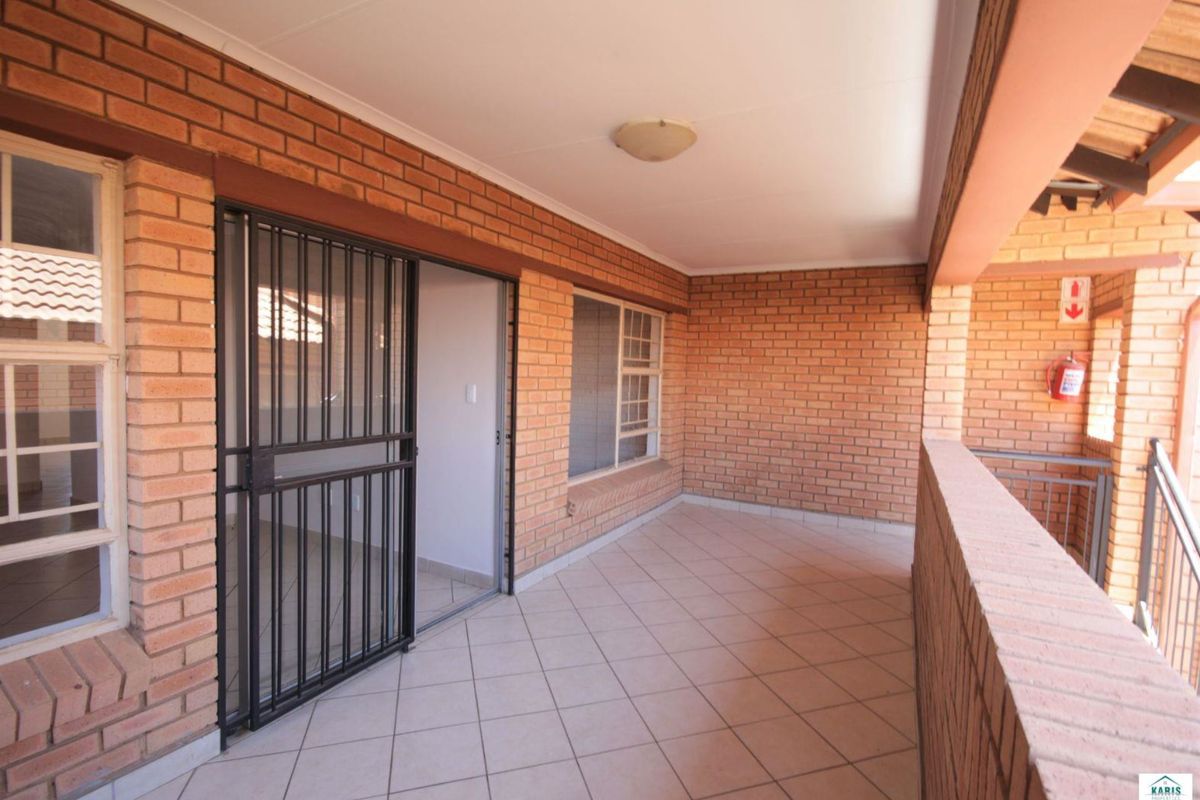 Loadshedding free area - A perfect lock up and go! - Photo 3