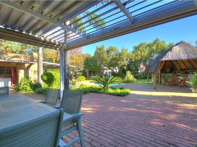 Spacious 4 bed Home with Designer Pool, Lapa with plenty space for parking! The Entertainer’s Dream! - Photo 8