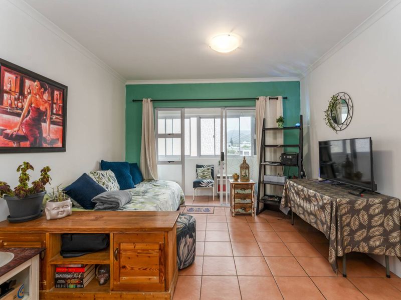 2 Bedroom Apartment Secure Parking - Photo 2