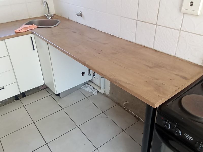 Your Secure Family Home in Wilgeheuwel R750 000 Negotiable - Photo 4