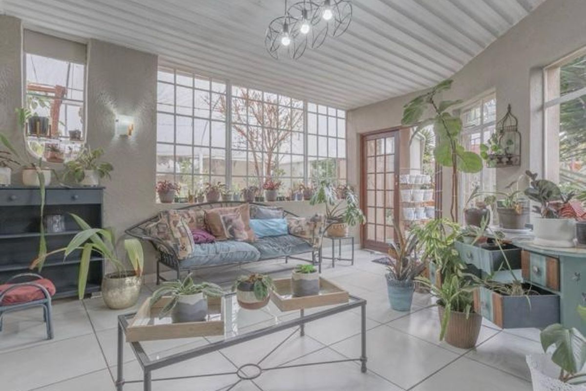 A 4 Bedroom Family Home in Glen Marais - Photo 5