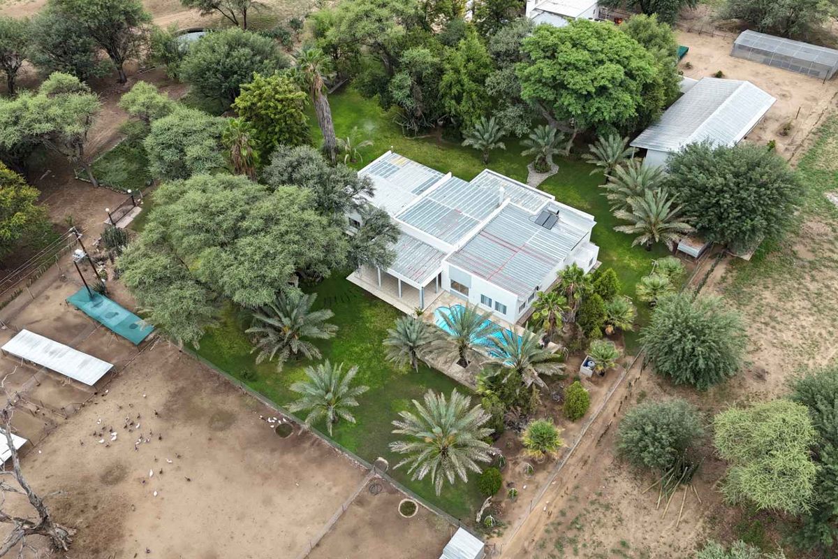 Prime Plot for Sale with strong water! 11 Hectares Nestled near the banks of Swakop River, just 8km West of Okahandja! Your Perfect Opportunity Awaits! - Photo 2