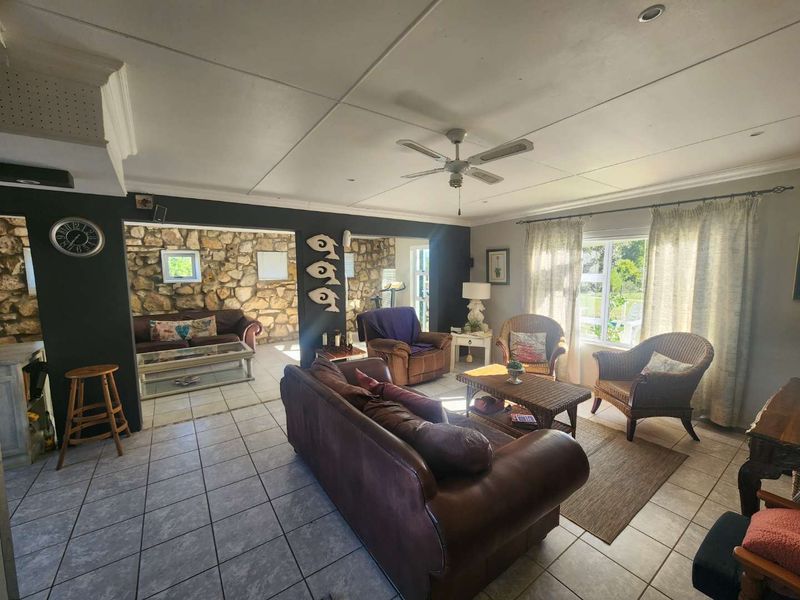 OPPORTUNITY KNOCKS - Photo 9