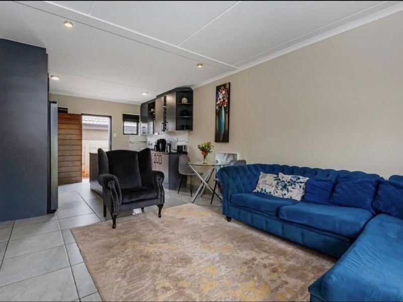 4 Bedroom House for Rent - Photo 7