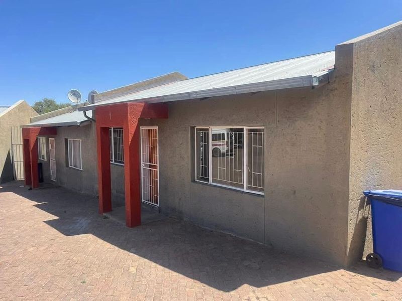 Townhouse for sale in Otjomuise Indlu court - Photo 5