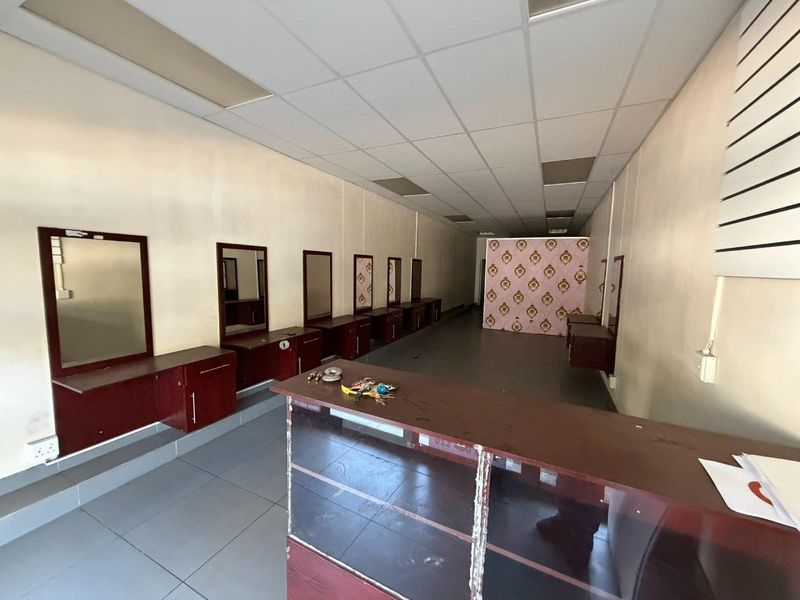 70 Sqm RETAILS SPACE ON SPECIAL TO RENT IN PRETORIA FOR R 5999.00 PM AVAILABLE IMMEDIATELY. - Photo 2