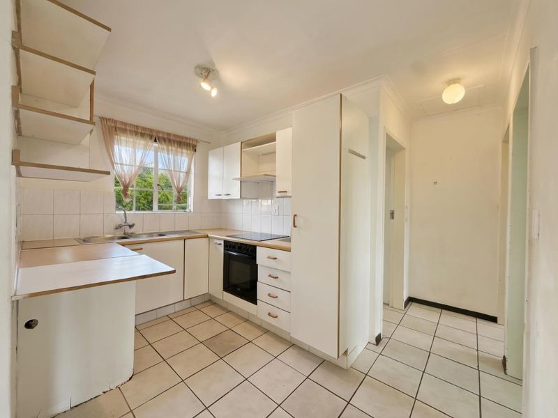 Unlock Value in Elarduspark: 2-Bed, 2-Bath Unit with Great Potential - Photo 3