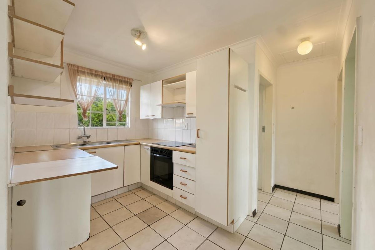 Unlock Value in Elarduspark: 2-Bed, 2-Bath Unit with Great Potential - Photo 3