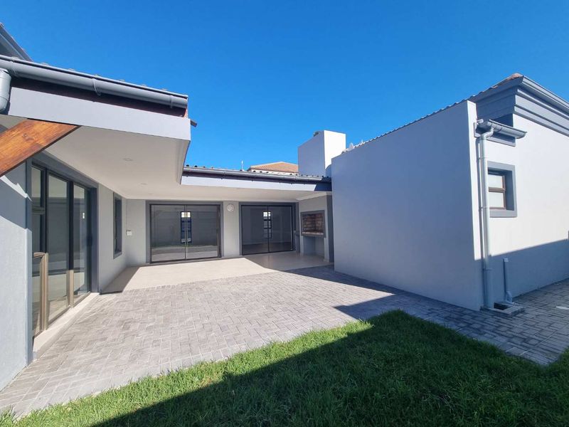 Renovated Family Home to Rent in Parklands - Photo 2