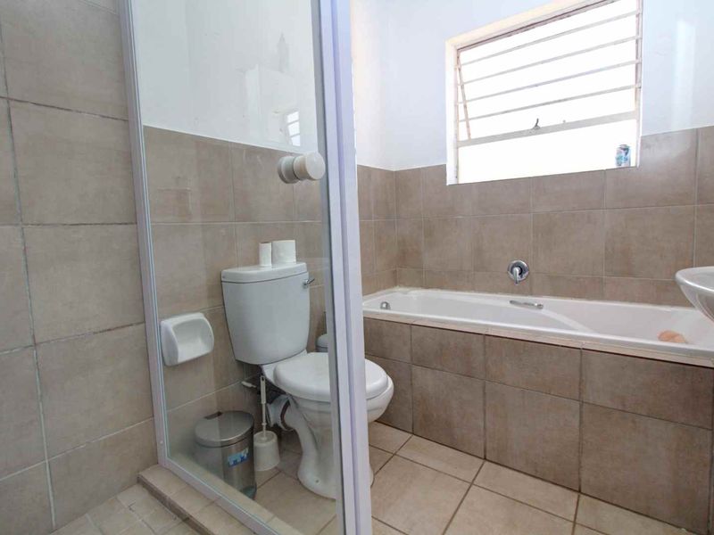 Secure Complex Living with 24/7 Peace of Mind - Photo 5