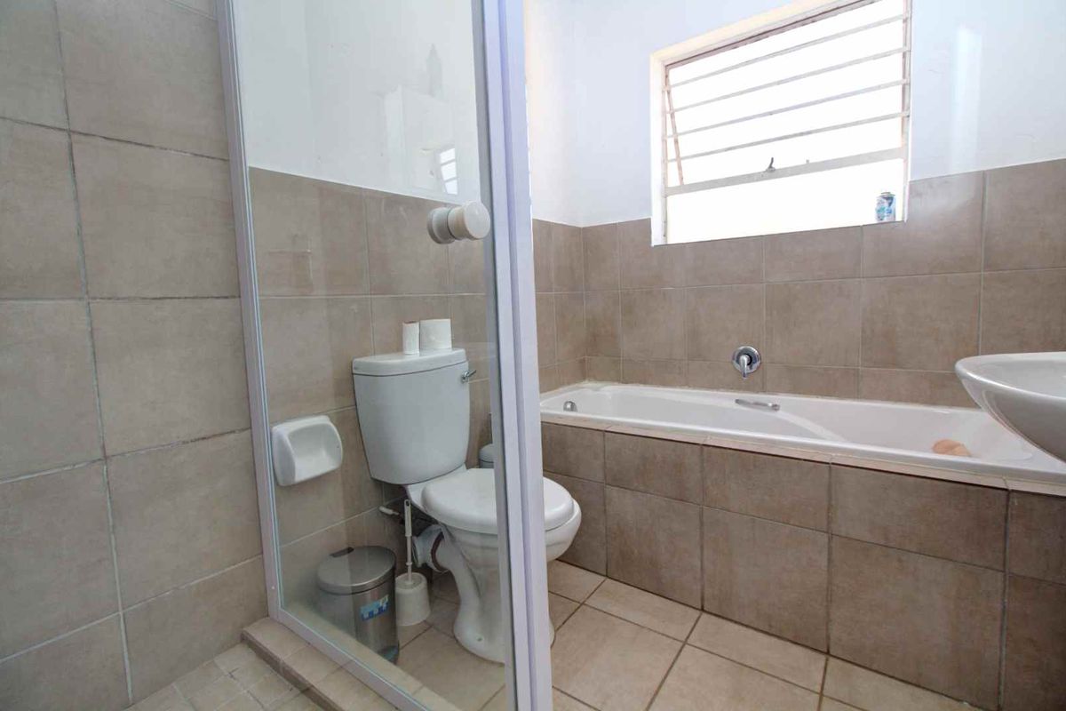 Secure Complex Living with 24/7 Peace of Mind - Photo 5