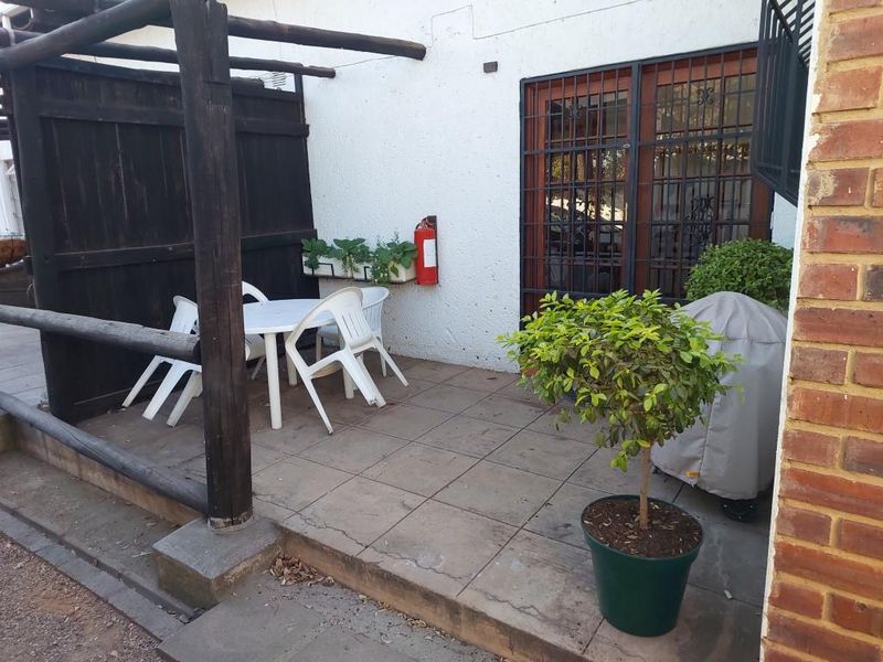 1 BEDROOM FURNISHED COTTAGE TO RENT IN CRAIGAVON - Photo 2