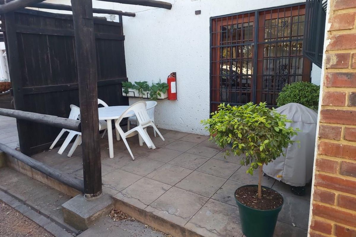 1 BEDROOM FURNISHED COTTAGE TO RENT IN CRAIGAVON - Photo 2