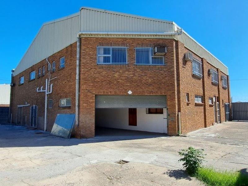 PAROW | WAREHOUSE & SHOWROOM TO LET - Photo 3