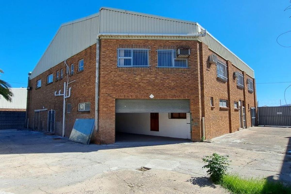 PAROW | WAREHOUSE & SHOWROOM TO LET - Photo 3
