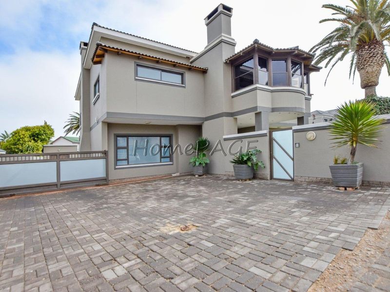 Ext 12, Swakopmund:  BEAUTIFUL 3 BEDR HOME in UPMARKET AREA - Photo 2