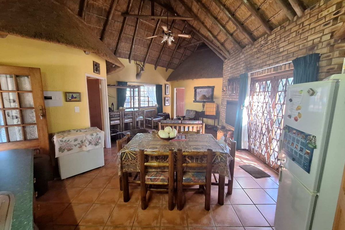 Charming 2-Bedroom House in Prime Location - Fully Furnished - Photo 4