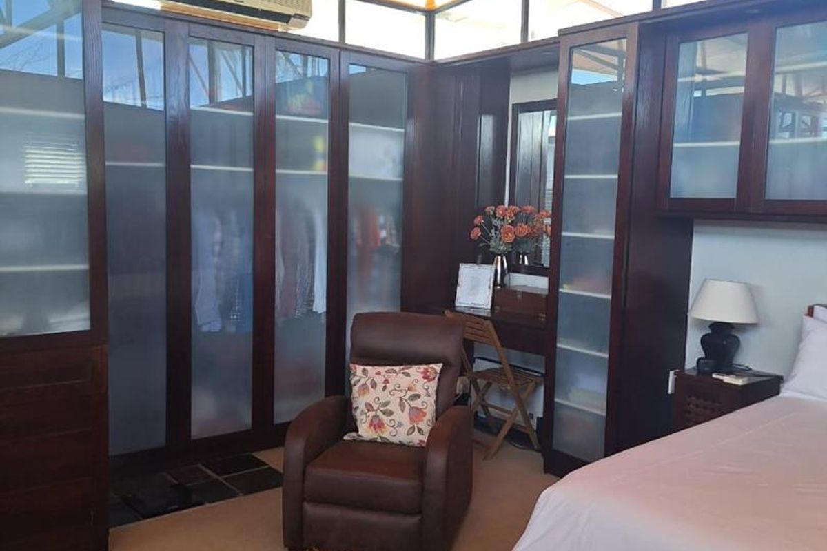 Spacious 5-Bed Residence With Consulting Rooms In Klein Windhoek - Photo 3