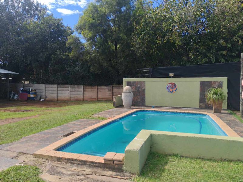 BEAUTIFUL DUAL HOMES ON A LARGE STAND FOR A BIG FAMILY - Photo 5