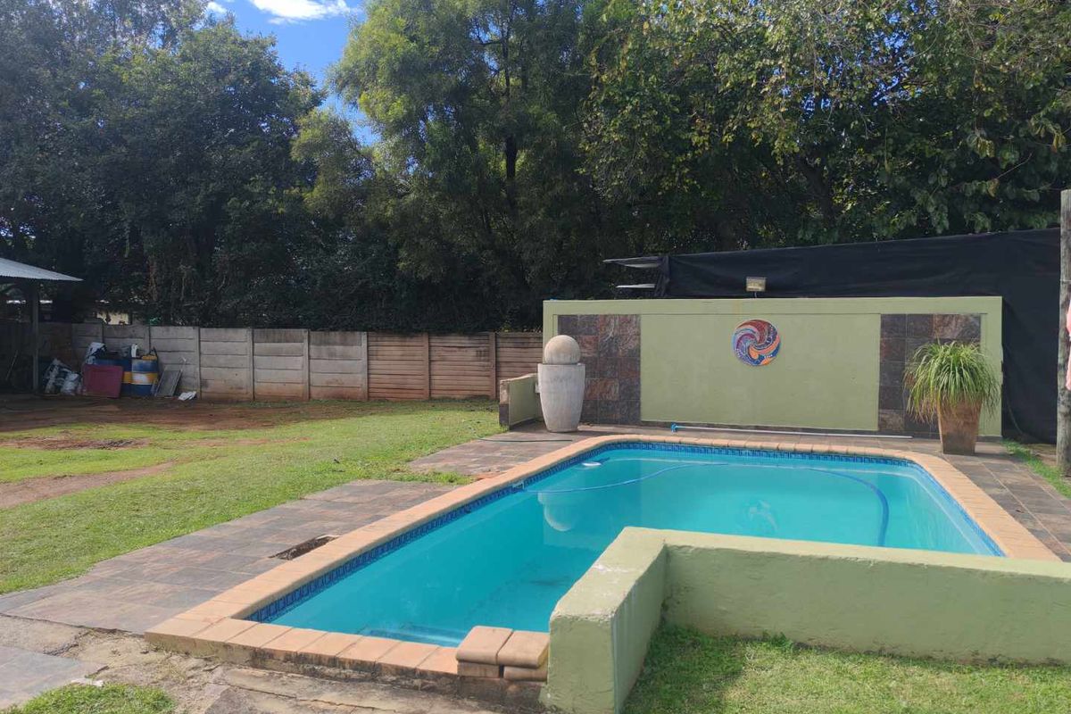 BEAUTIFUL DUAL HOMES ON A LARGE STAND FOR A BIG FAMILY - Photo 5