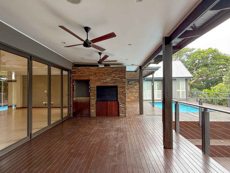 Spacious family Home plus bachelor flat - Photo 3