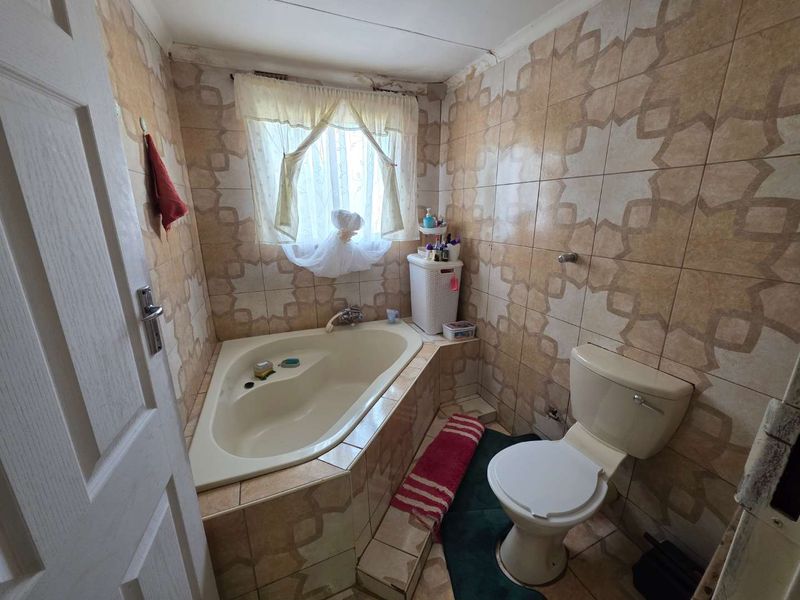 3 Bedroom House For Sale in Tsakane - Photo 9