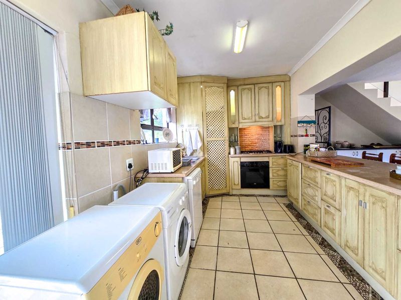 Three bedroom home for sale in secure complex in Stilbaai-Wes. - Photo 10