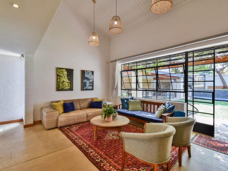 SUPERB AND MUCH LOVED HOME IN OLD FAERIE GLEN - Photo 6