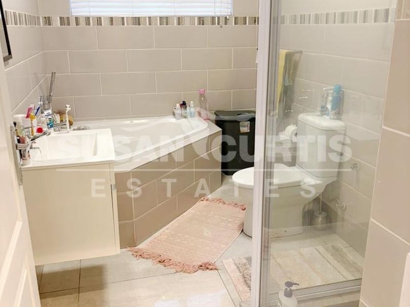 Family Home - Photo 8