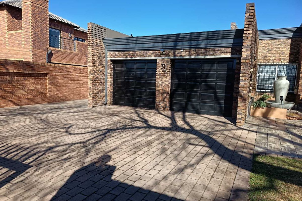 Large Family Home in the heart of Brackenhurst for sale - Photo 2