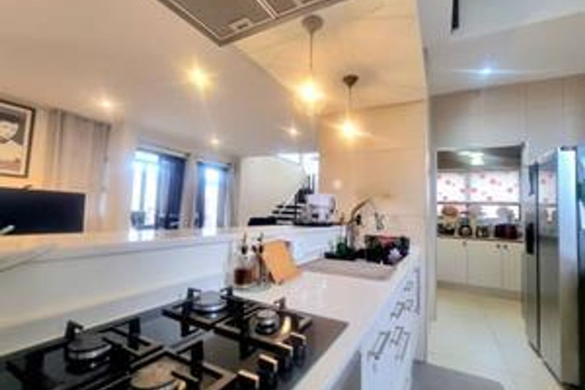 For Sale | Henning Village – Executive Family Home - Photo 4