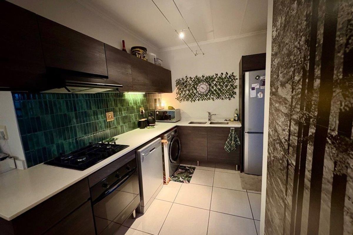 Outstanding Price! Prime Location! - Photo 5