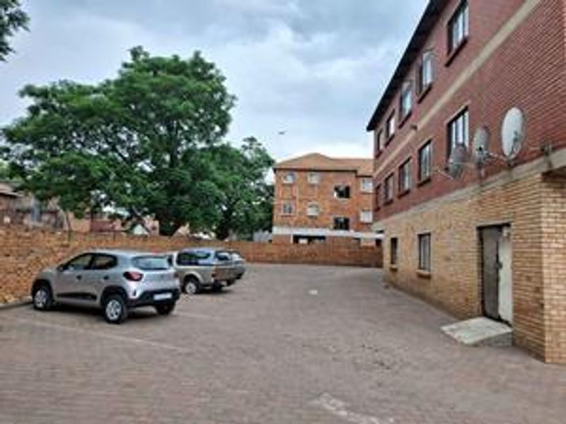 1 Bed apartment FOR SALE in Kempton Park - Photo 2