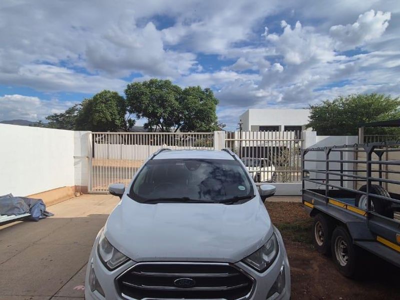 3 Seperate living units on 1 property - Photo 2