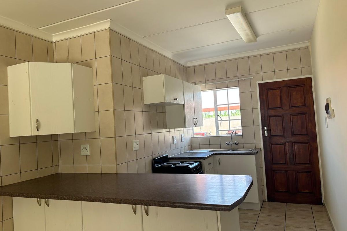 2 Bedroom Unit for sale in Boksburg - Photo 2