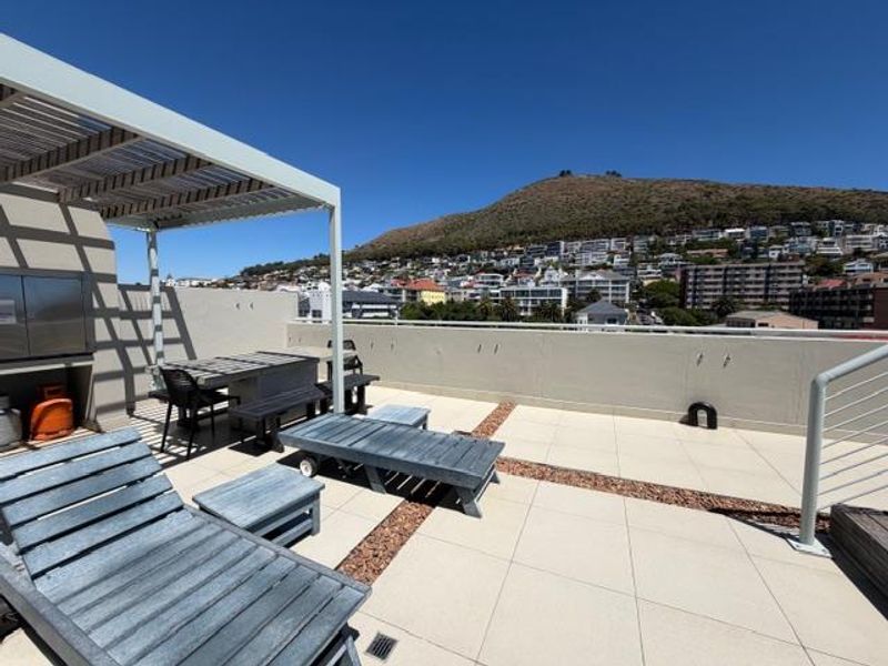 One Bedroom with Pool in Green Point - Photo 9