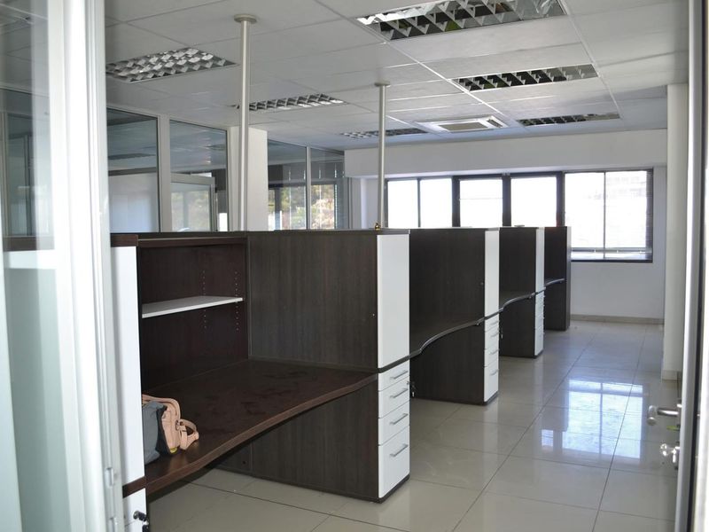 Prime commercial office for sale in Windhoek - Photo 3