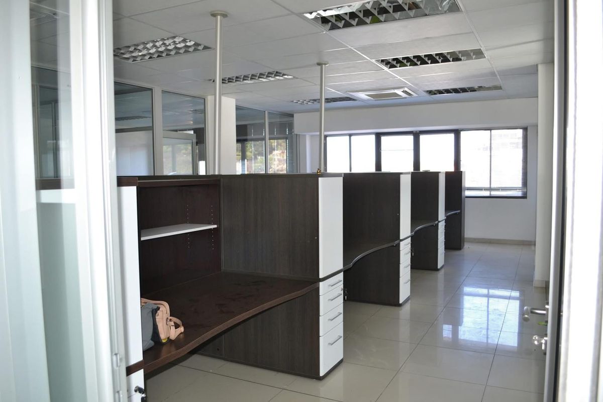 Prime commercial office for sale in Windhoek - Photo 3