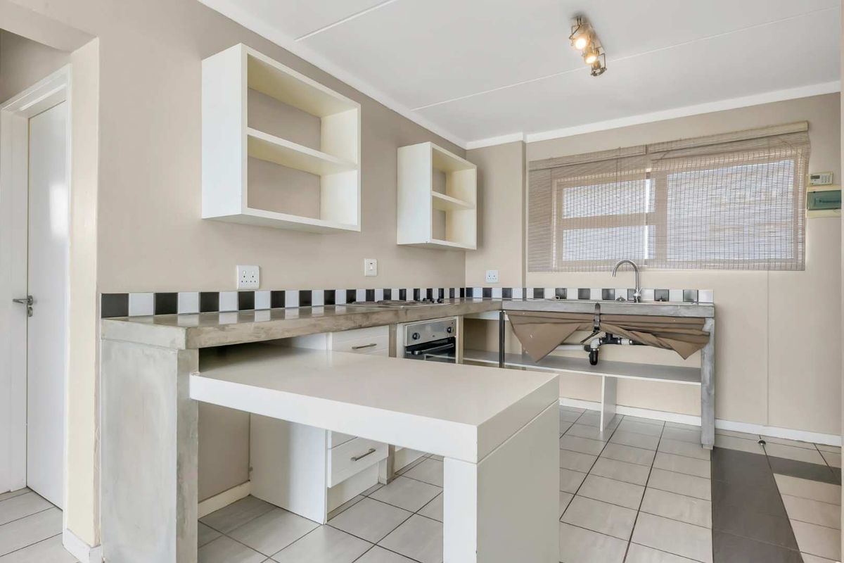 2 BEDROOM 1 BATHROOM MODERN APARTMENT - Photo 5