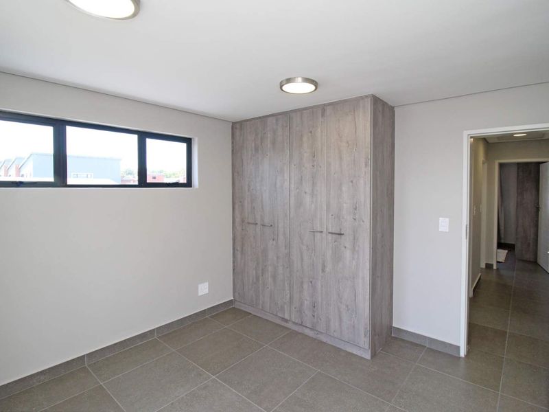 Modern First floor 2 Bedroom apartment for rent - Photo 9